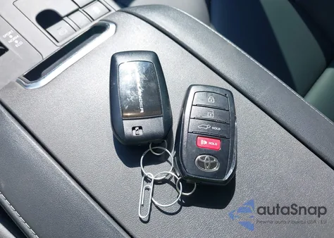 2024 Toyota Highlander Xle из США, поврежденный, VIN 5TDKDRAH4RS527698